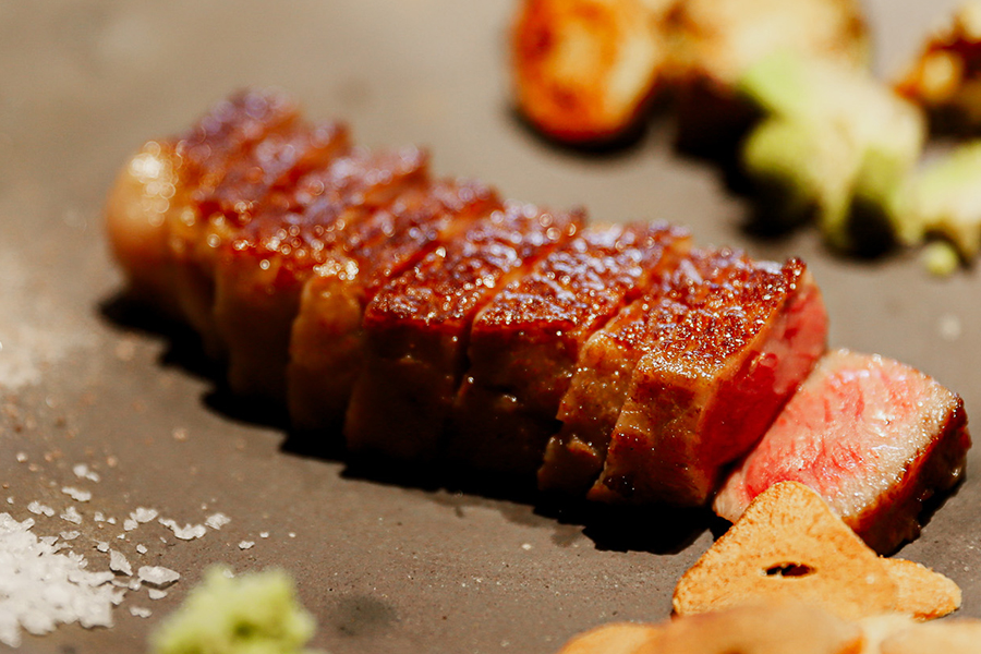 Wagyu teppanyaki lunch Fukuoka Nishi-Nakasu private tour